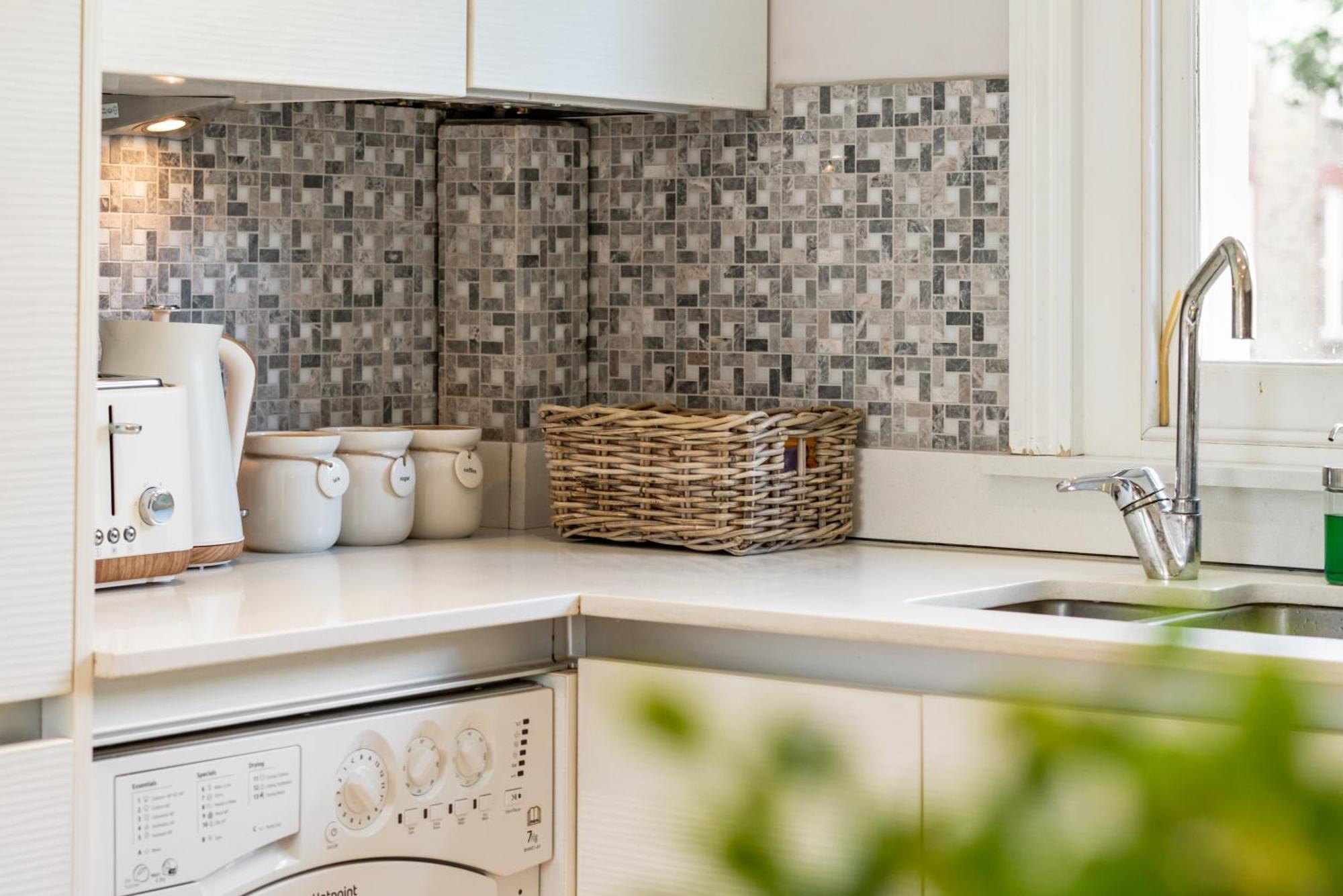 Hidden Gem In Central Location - Beautiful 2 Bed Лондон Екстериор снимка